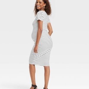 NWT isabel maternity midi white/black striped t-shirt dress. Size Large